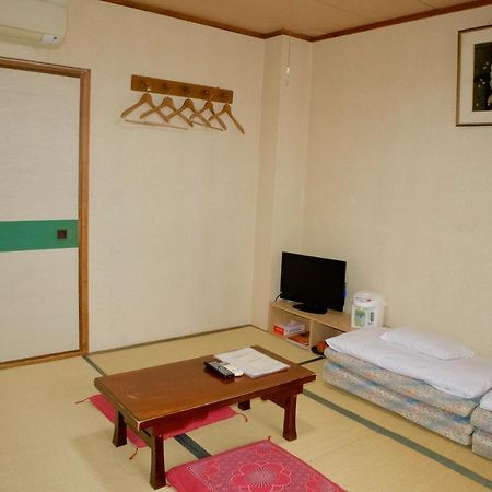 City Pension Tommy Rich Inn Киото Екстериор снимка