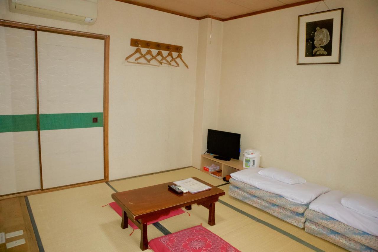 City Pension Tommy Rich Inn Киото Екстериор снимка