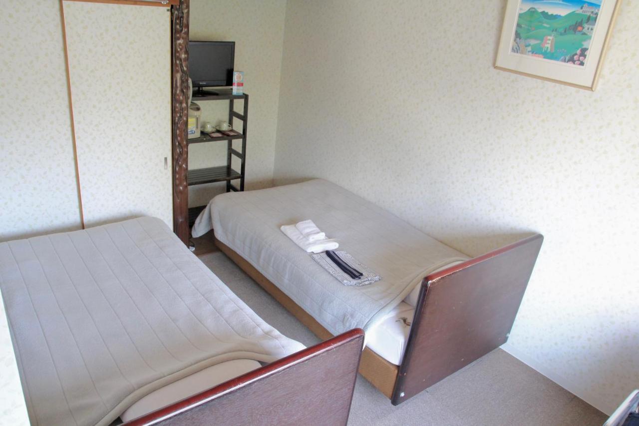 City Pension Tommy Rich Inn Киото Екстериор снимка